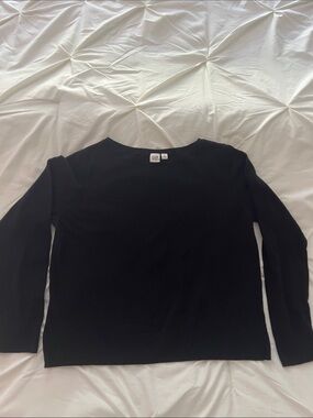 GAP Women's Black Crewneck Pullover Sweater